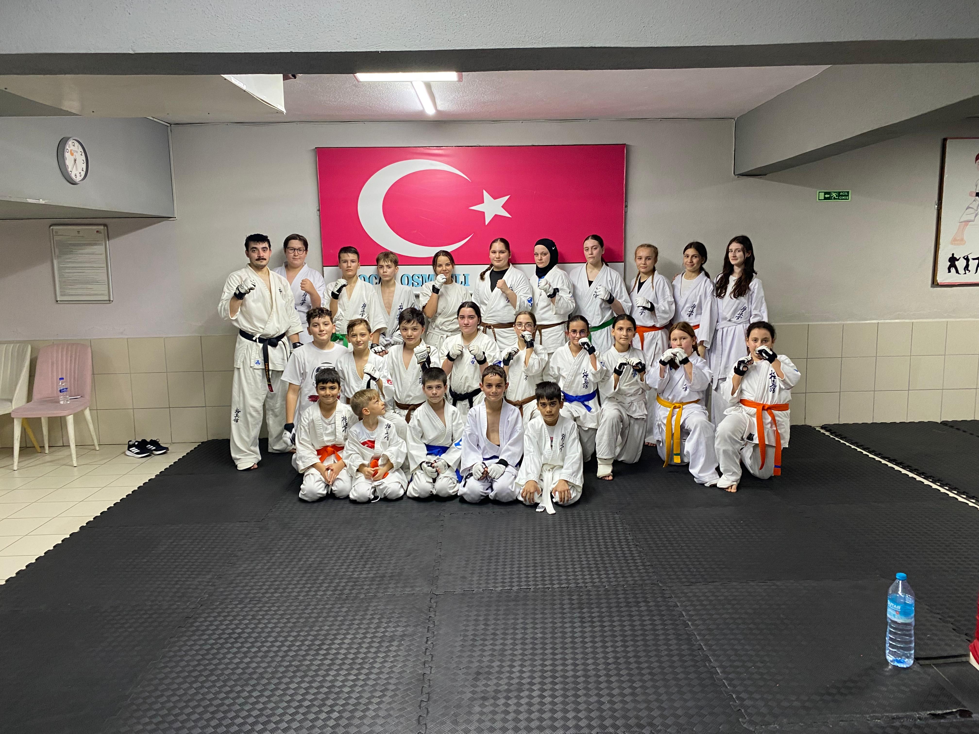 Kocal Osmanlı Eğitim Spor Kulübü sporcuları