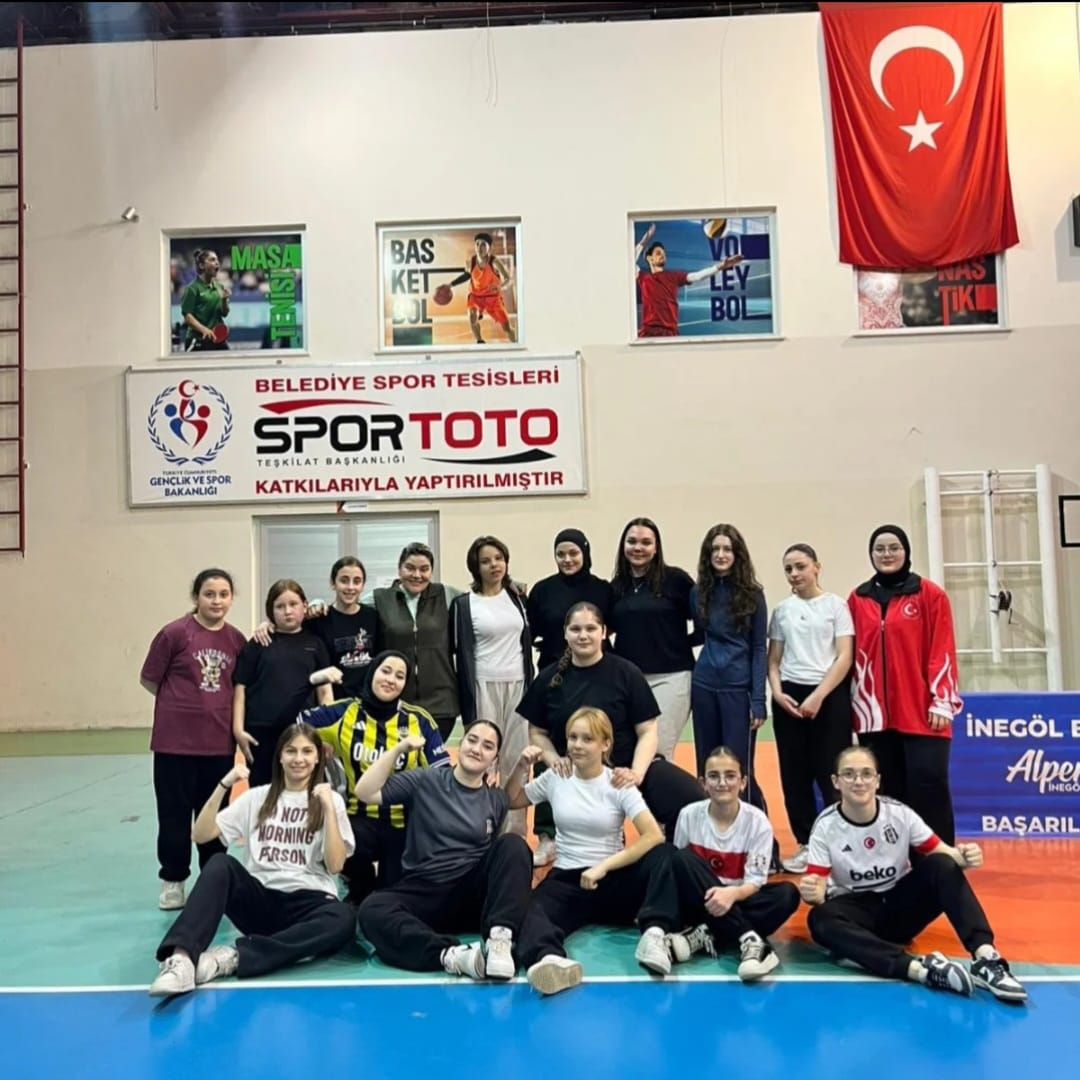 Kocal Osmanlı sporcuları birlikte vakit geçirirken